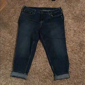 Excellent condition! Silver Jeans Crop